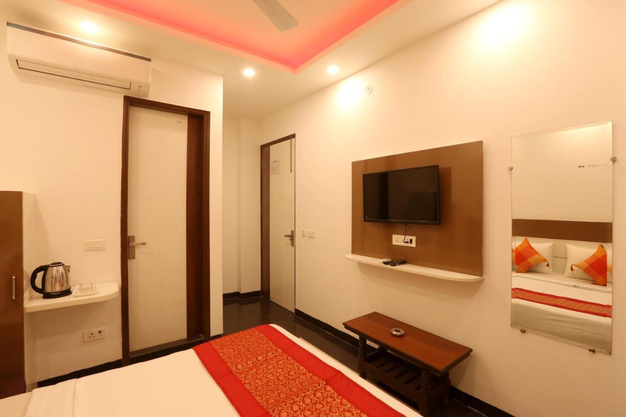 Green Plaza At Airport New Delhi Exterior photo