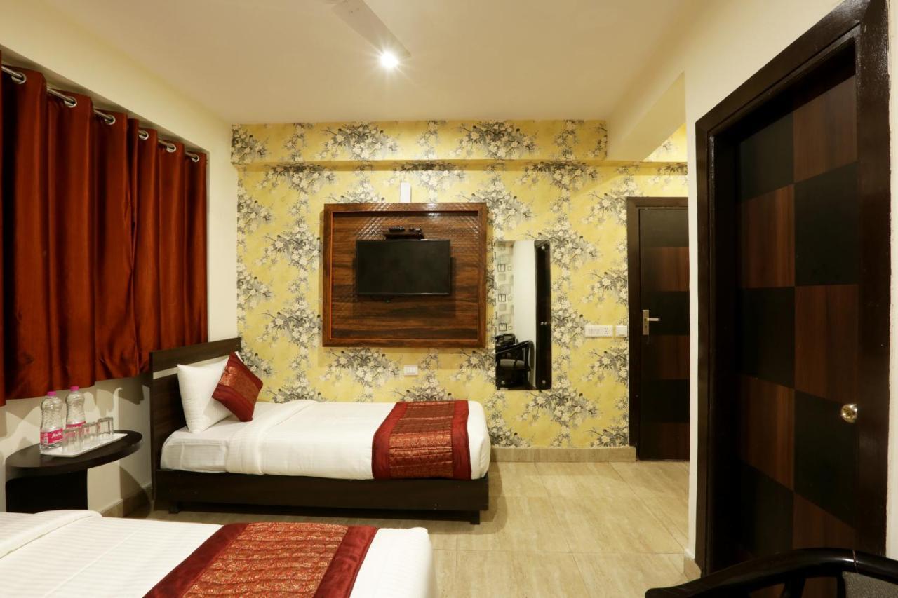 Green Plaza At Airport New Delhi Exterior photo